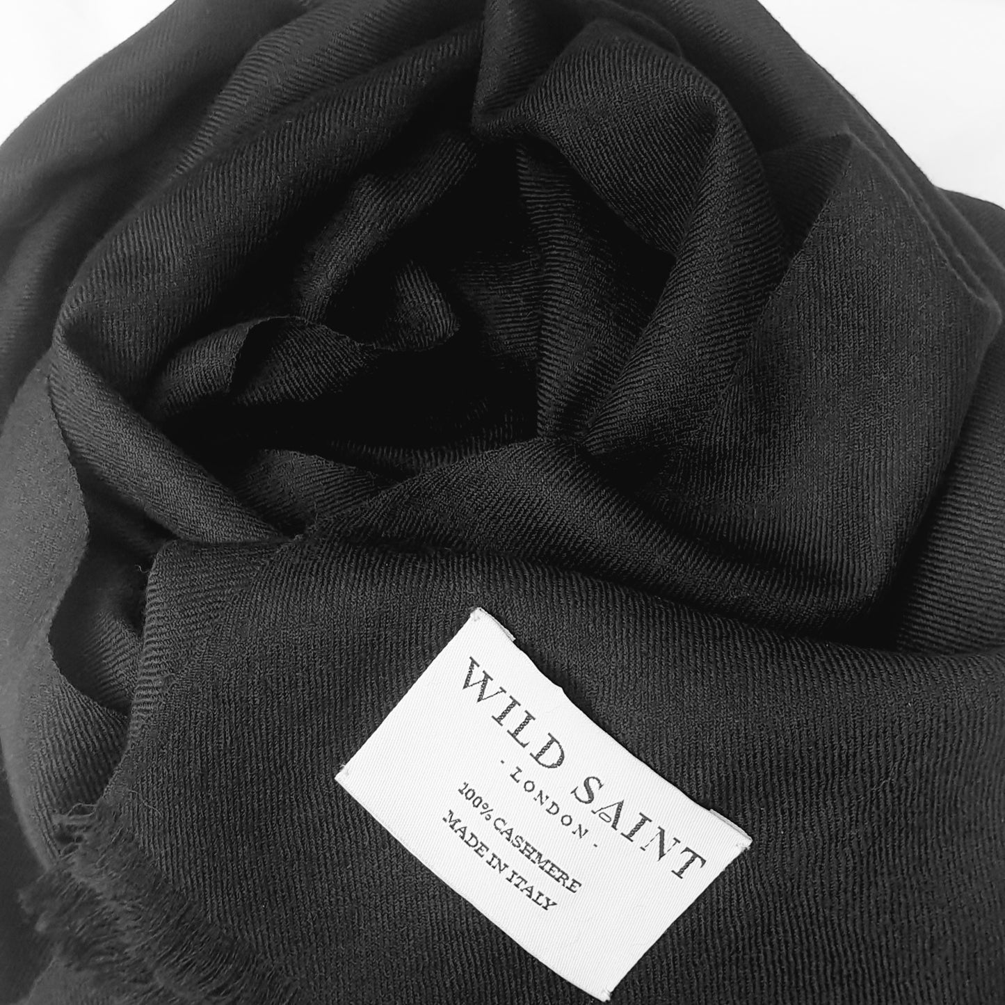 Black lightweight 100% cashmere scarf for women and men. Includes complimentary personlisation. Luxury cashmere scarves made in Italy
