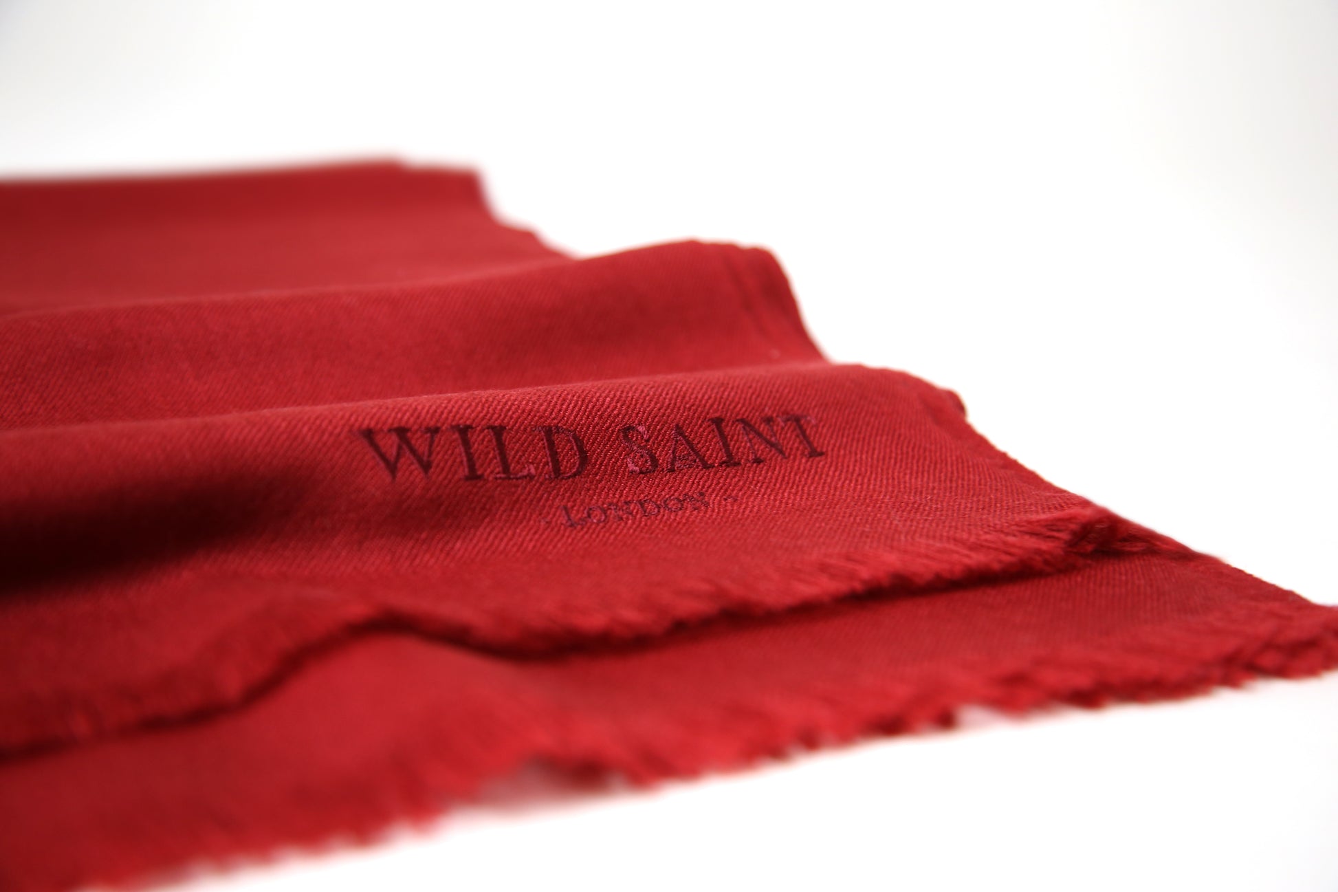Berry red lightweight 100% cashmere scarf for women and men. Includes complimentary personlisation. Luxury cashmere scarves made in Italy
